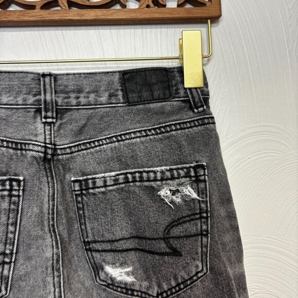 American Eagle Mom Jeans Black Dark Wash Distressed Casual Cotton Womens 00 Reg - Picture 5 of 8
